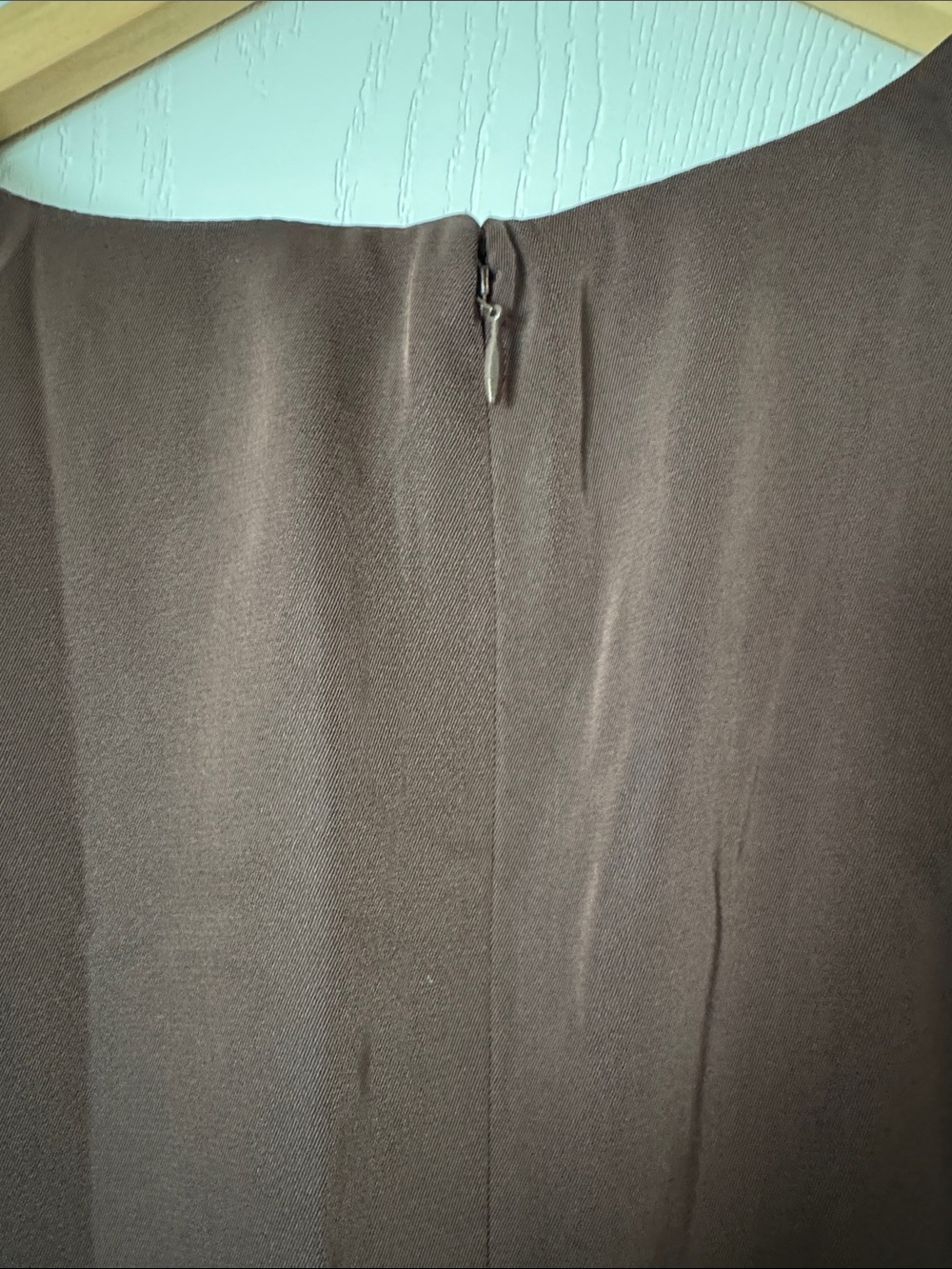 Banana Republic Dark Brown V-Neck Structured Cap Sleeve Blouse - Picture 4 of 4